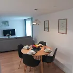Apartament No 28 *